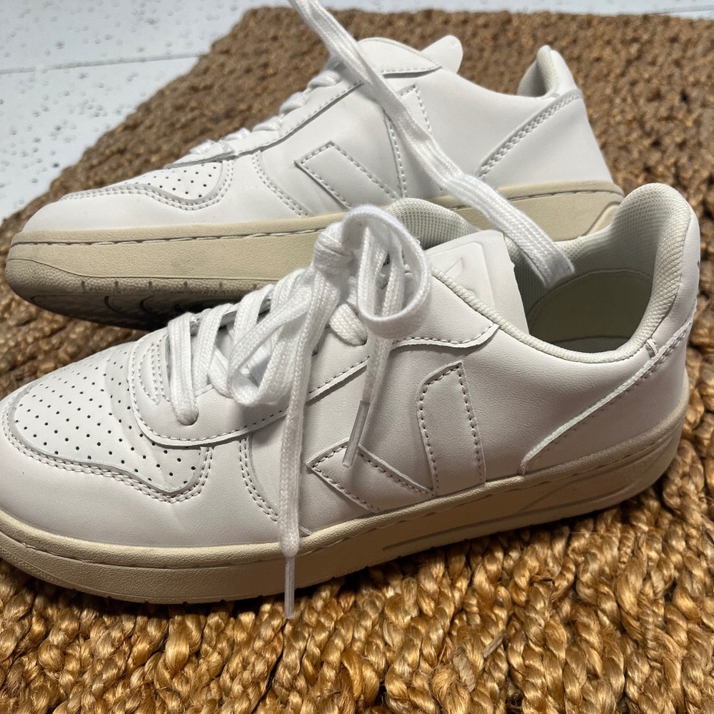 Veja campo women’s sneakers size 8